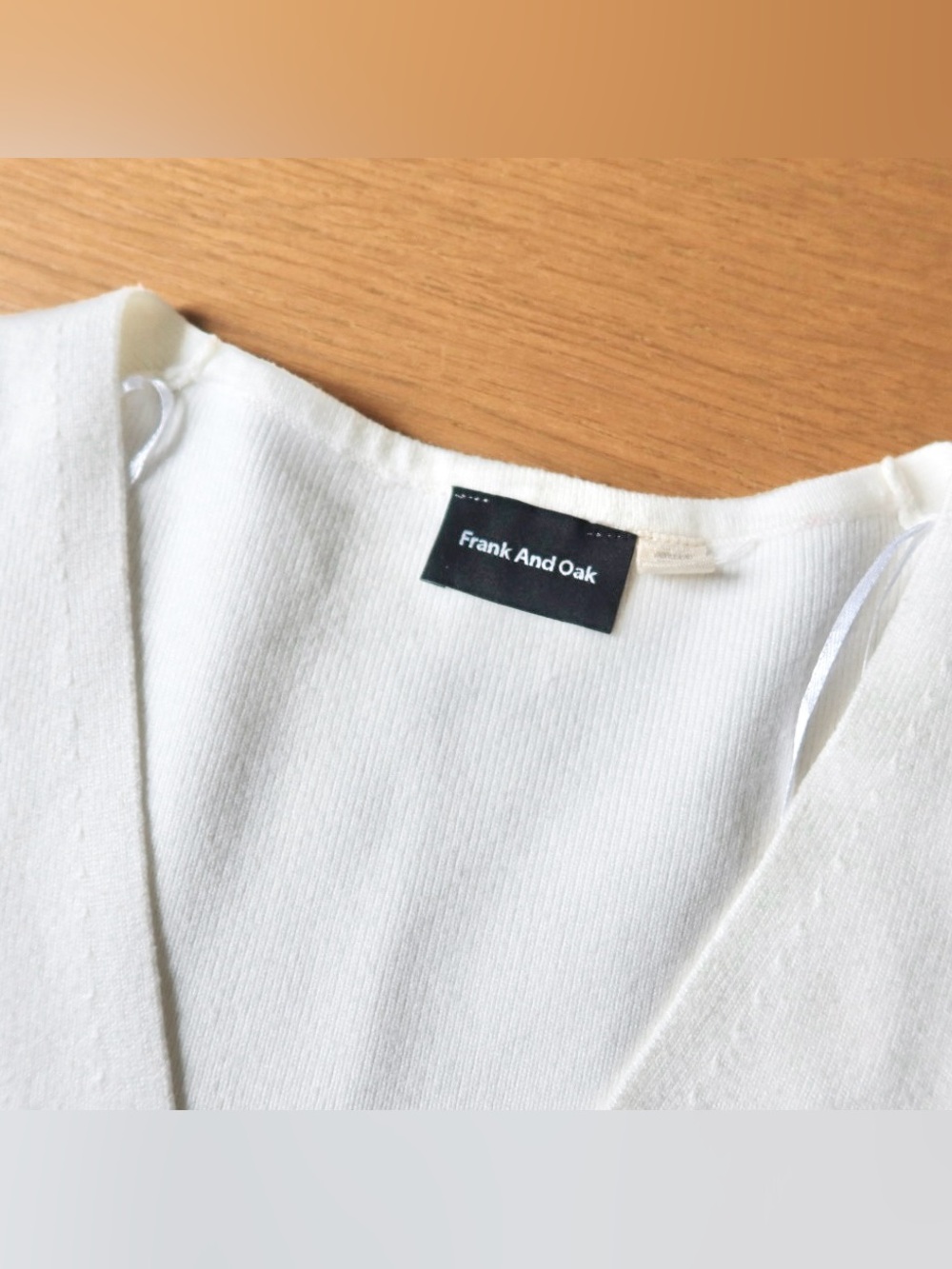 Frank And Oak White V-Neck Cropped Sweater - Picture 2 of 2